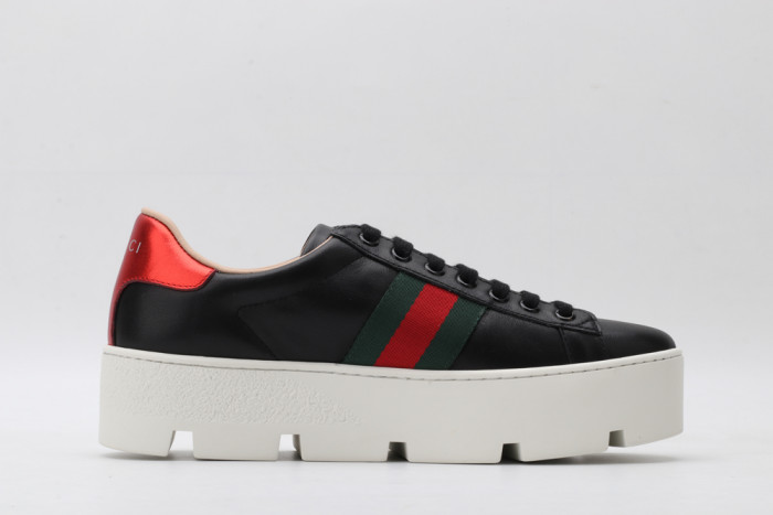 G*u*i low-top sneaker