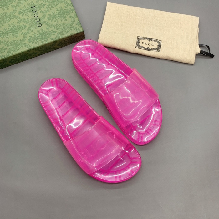 G*u*i slippers
