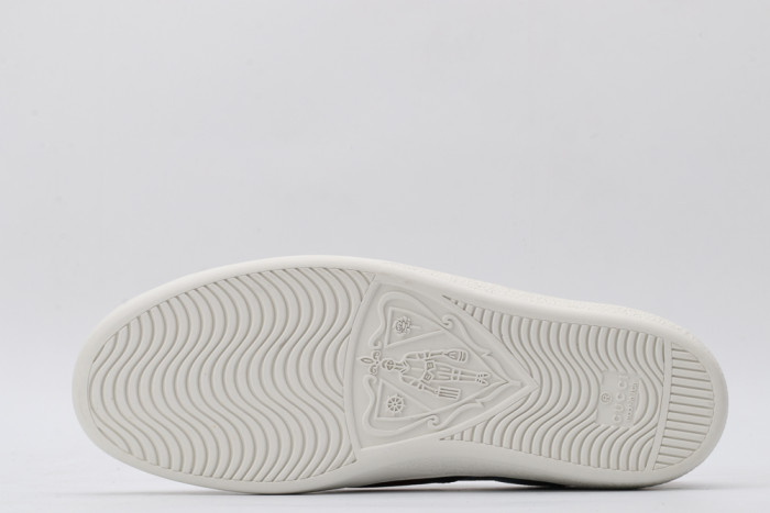 G*u*i low-top sneaker