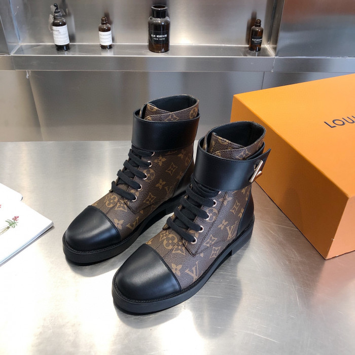 LOUS VUITO WONDERLAND FLAT RANGER BOOTS