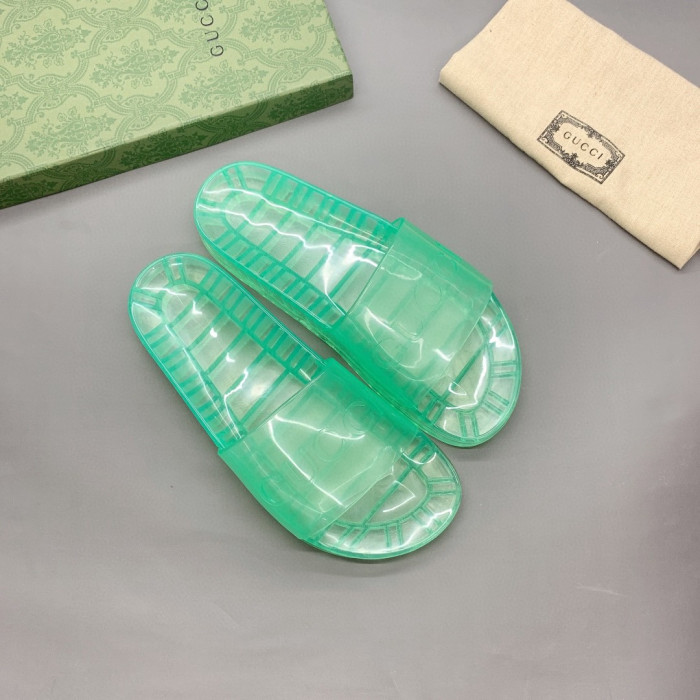 G*u*i slippers