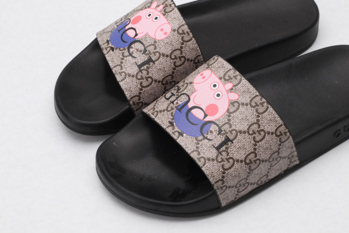G*u*i slippers