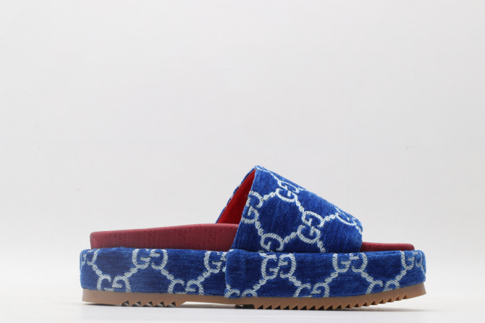 G*u*i slippers
