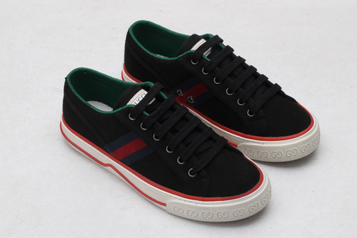 G*u*i low-top sneaker