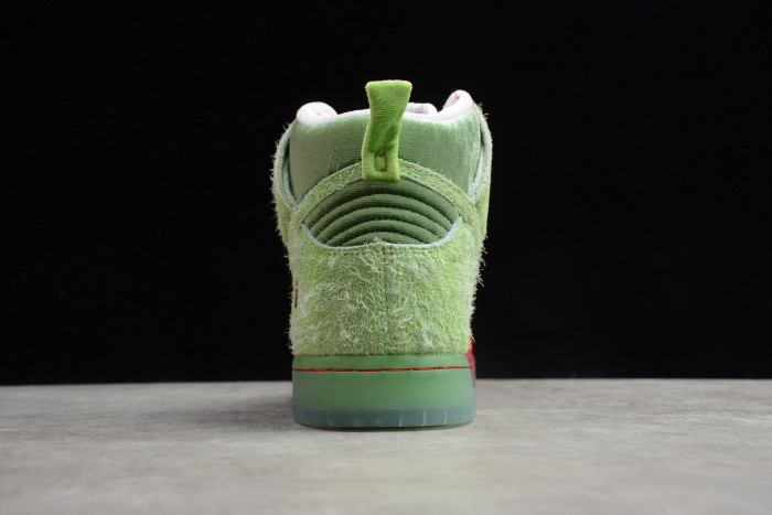 Nike SB Dunk High Strawberry Cough CW7093-600