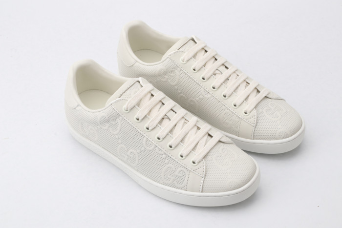 G*u*i low-top sneaker