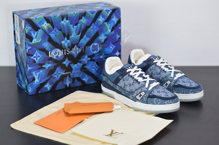 B00B7 Loui Vuitto FRONTROW SNEAKER LOW
