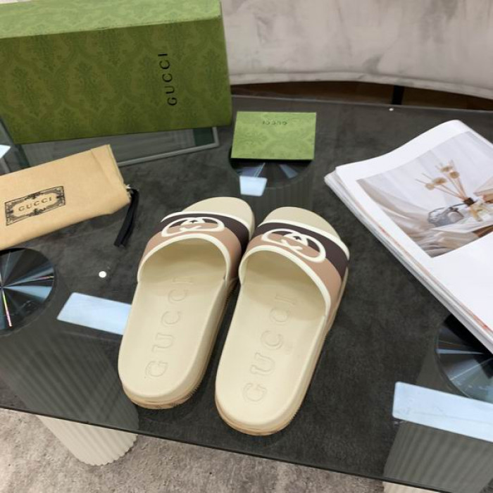 G*u*i slippers
