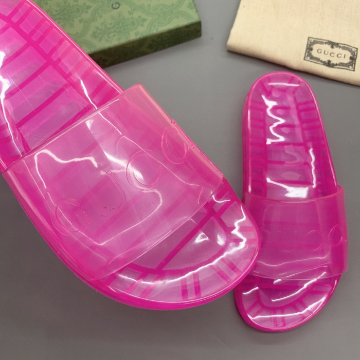 G*u*i slippers