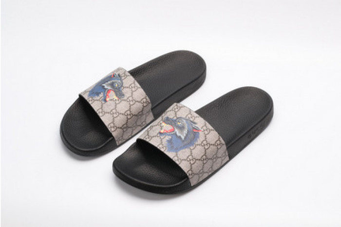 G*u*i slippers