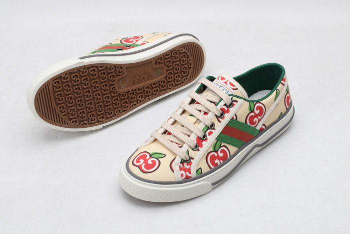 G*u*i low-top sneaker