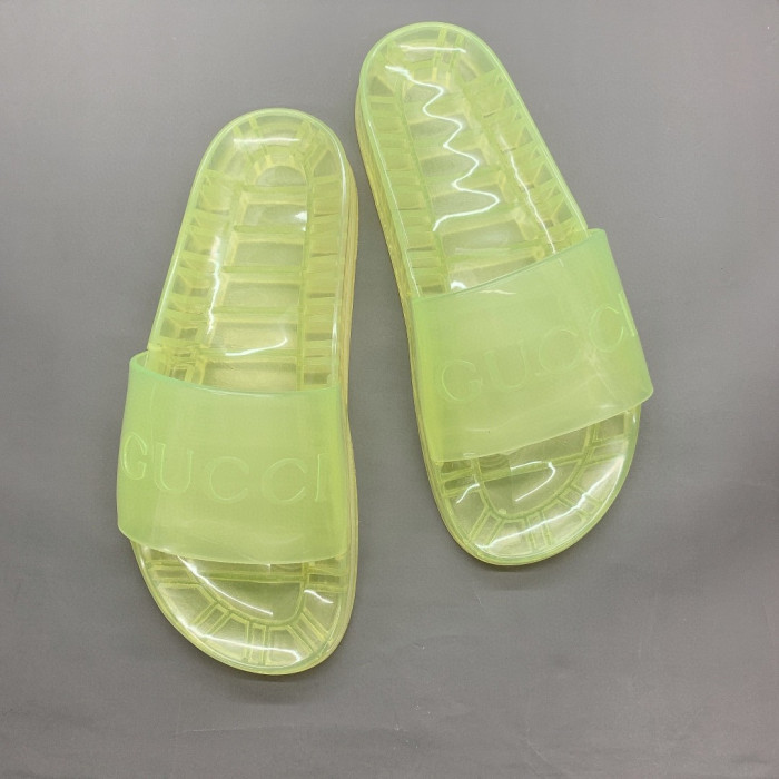G*u*i slippers