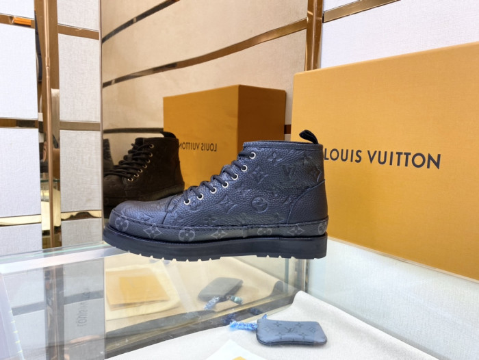 LOUS VUITO BOOTS