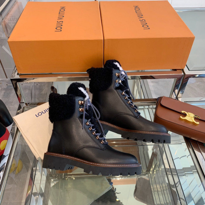 LOUS VUITO BOOTS