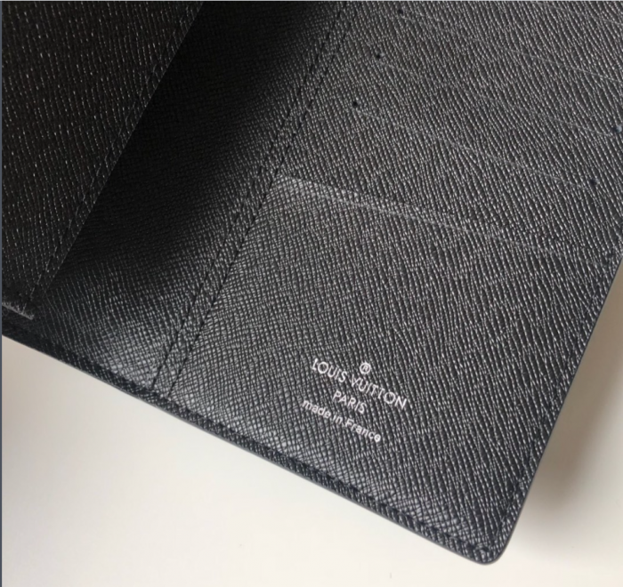 LOUI VUITTO WALLET M61697 19*9